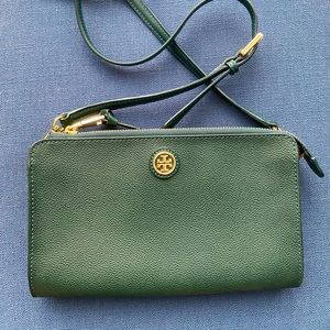 LOOK NEW- TORY BURCH FOREST GREEN ENVELOPE CROSSBODY!!!